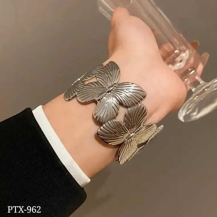 Butterfly Trending Korean Kara Bangle PTX-962