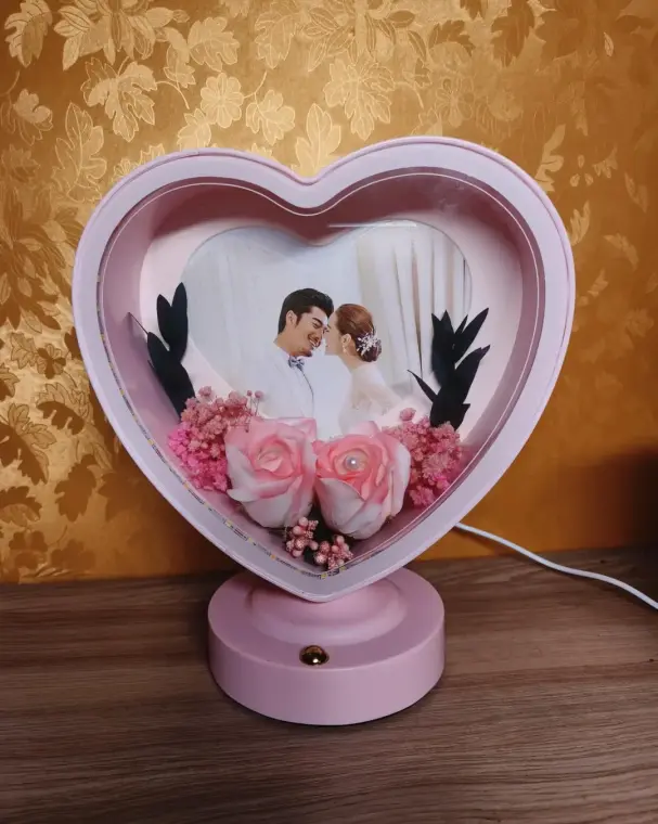 Beautiful Mirror Design Photo Frame