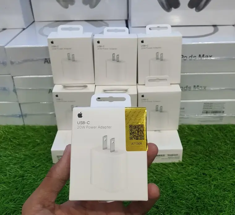 Wholesale 20W iPhone Fast Charger 3 in 1 Pack With C Cable